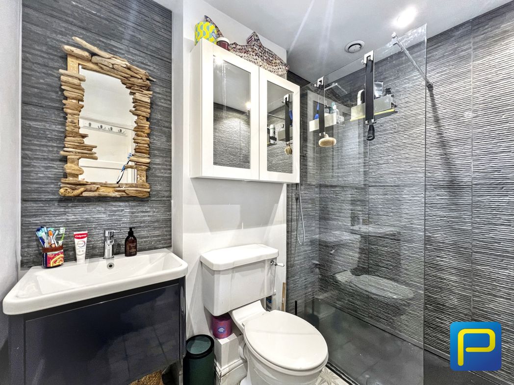 Property image 3 of 22