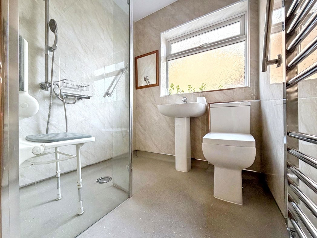 Property image 13 of 17