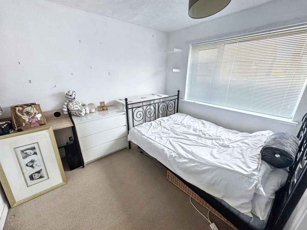 Property image 11 of 16