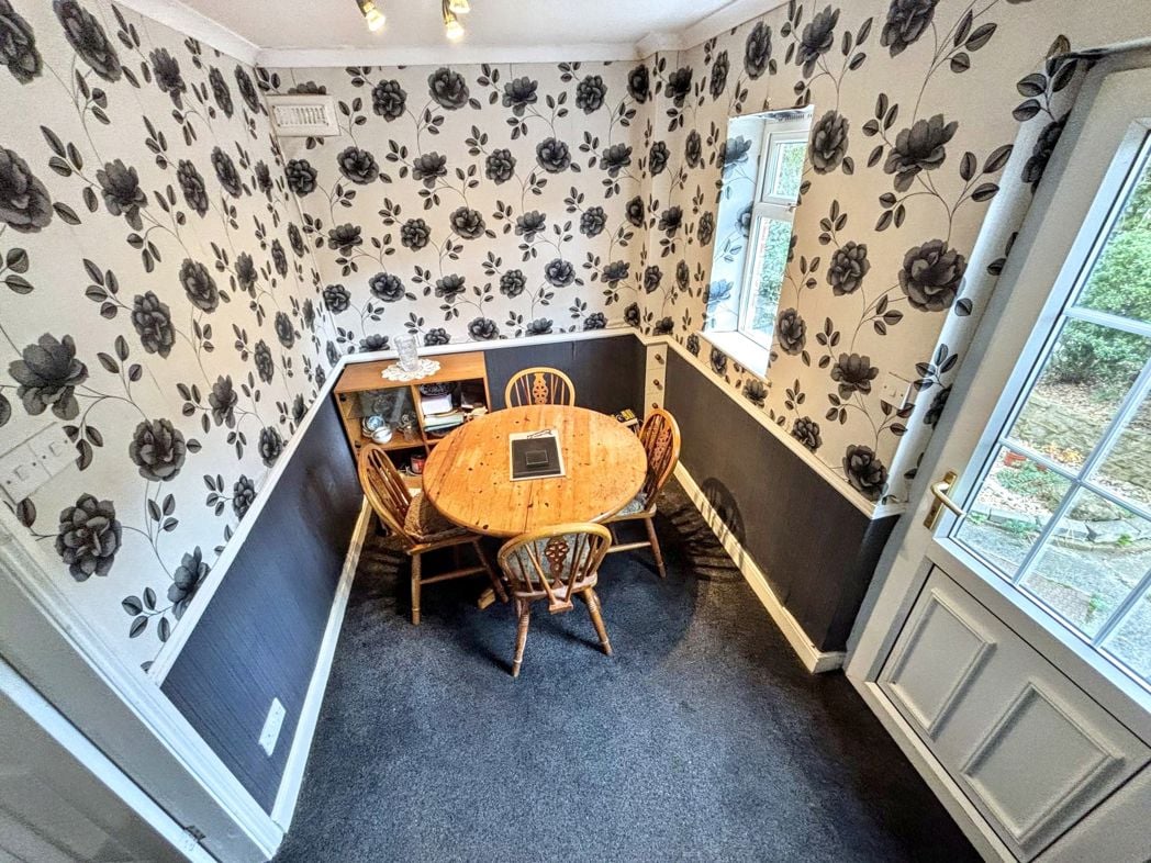 Property image 8 of 17