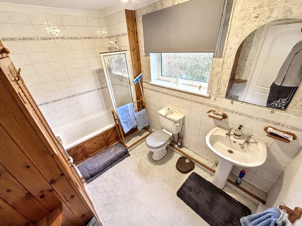 Property image 12 of 17