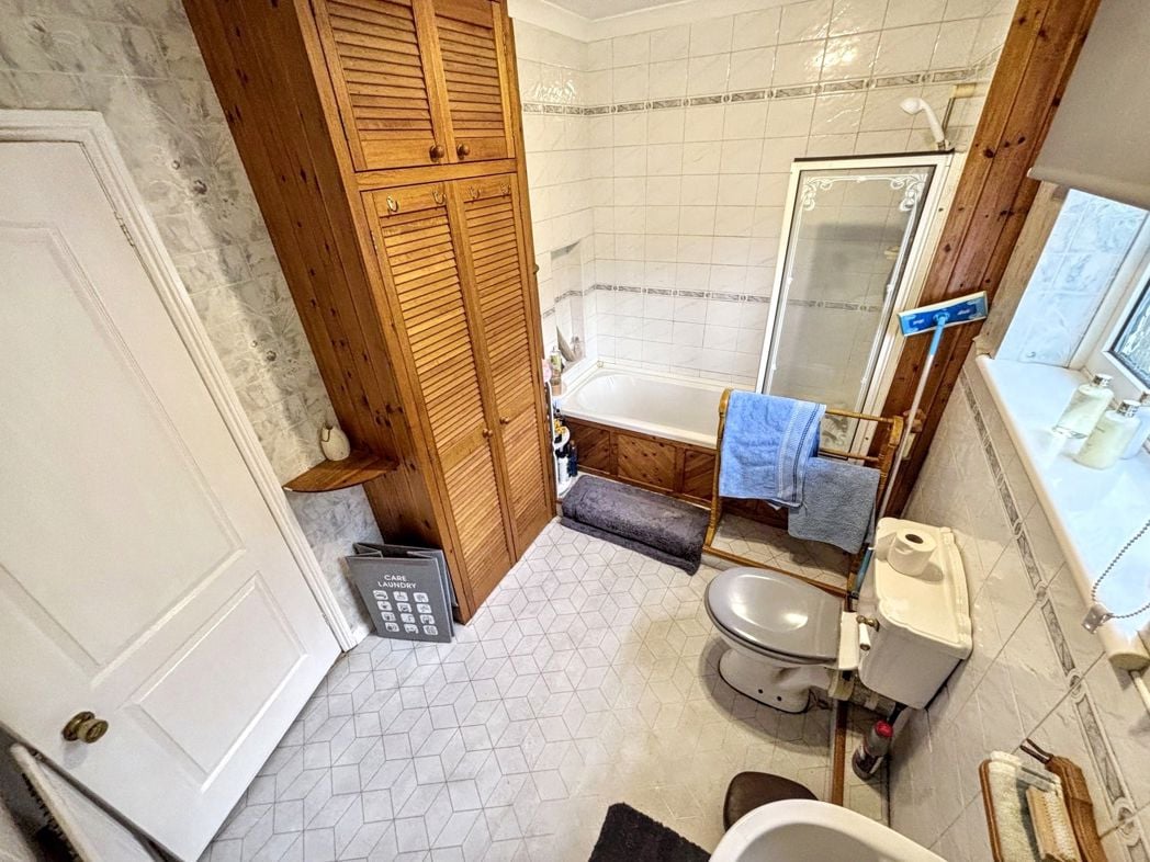 Property image 13 of 17