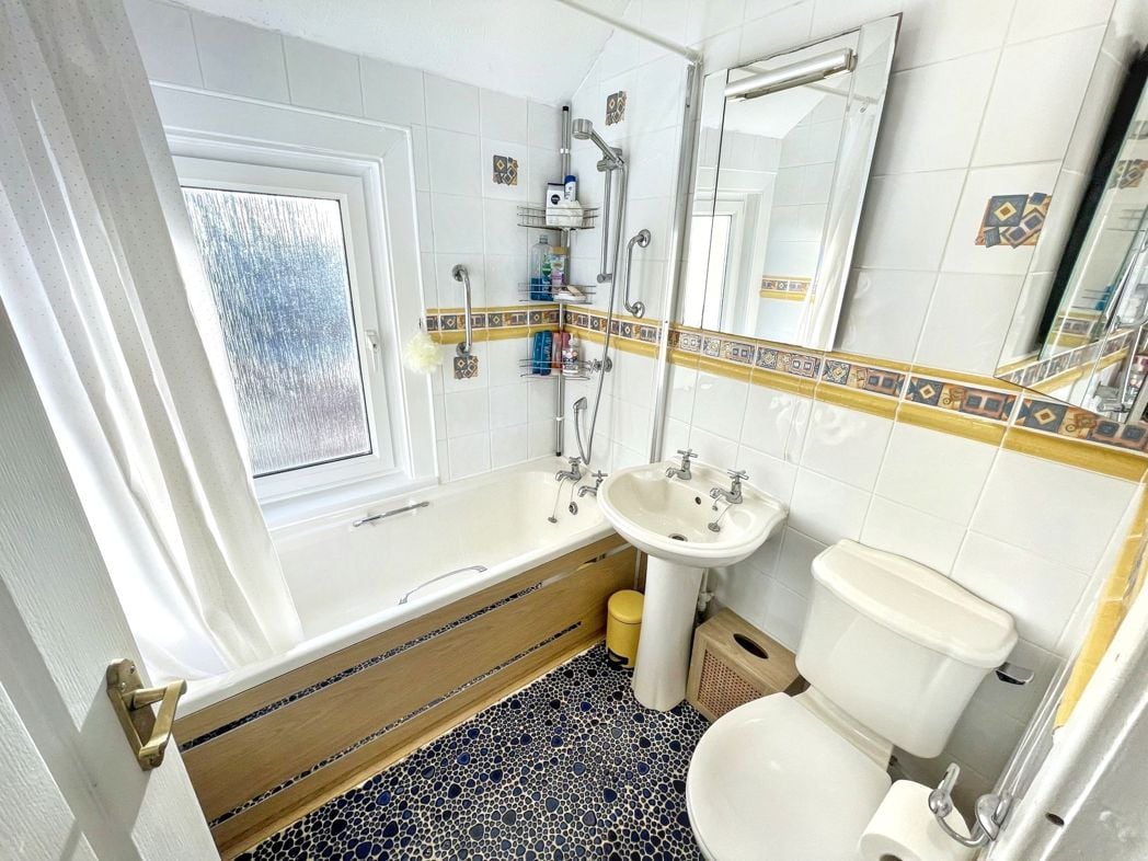 Property image 8 of 13