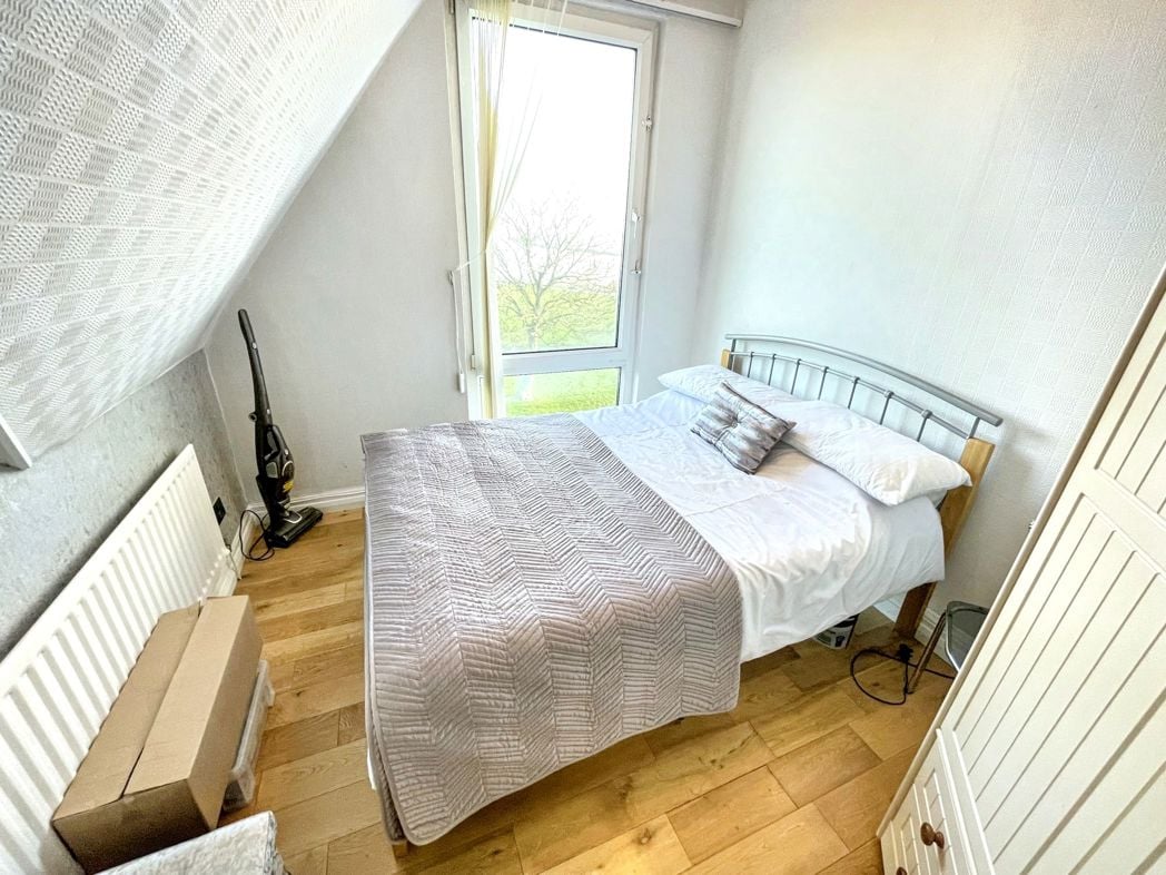 Property image 11 of 13