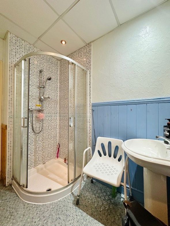 Property image 16 of 29