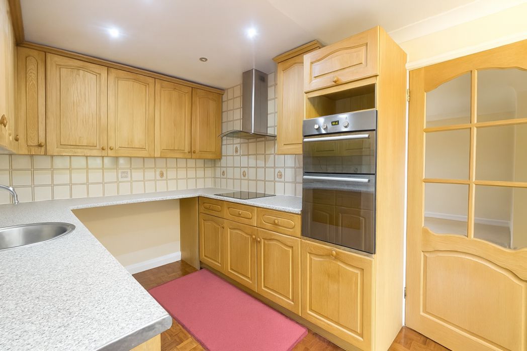Property image 4 of 11