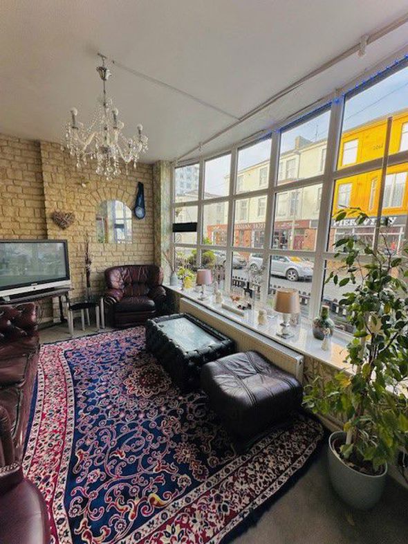 Pembroke Hotel, 17, Blackpool, Lancashire, FY1 1RN