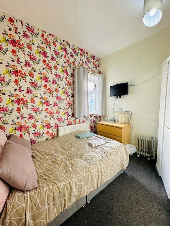 Pembroke Hotel, 17, Blackpool, Lancashire, FY1 1RN