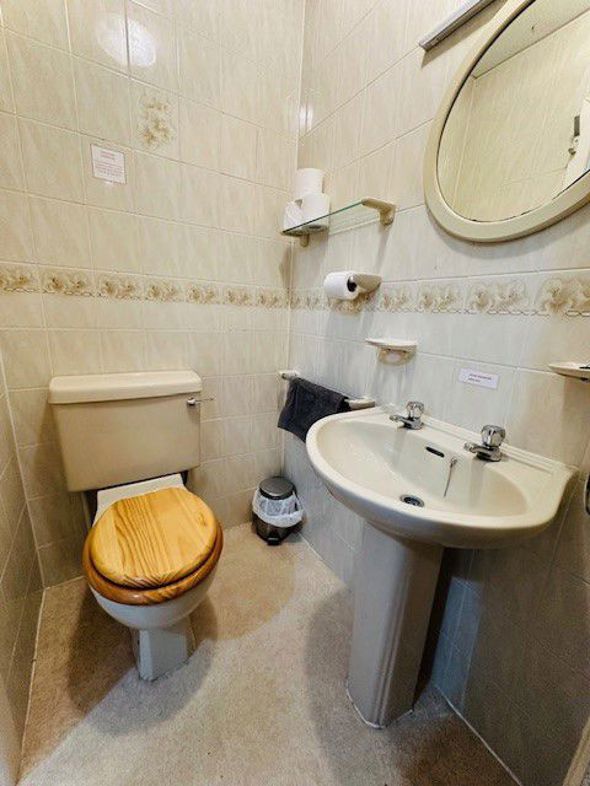 Pembroke Hotel, 17, Blackpool, Lancashire, FY1 1RN