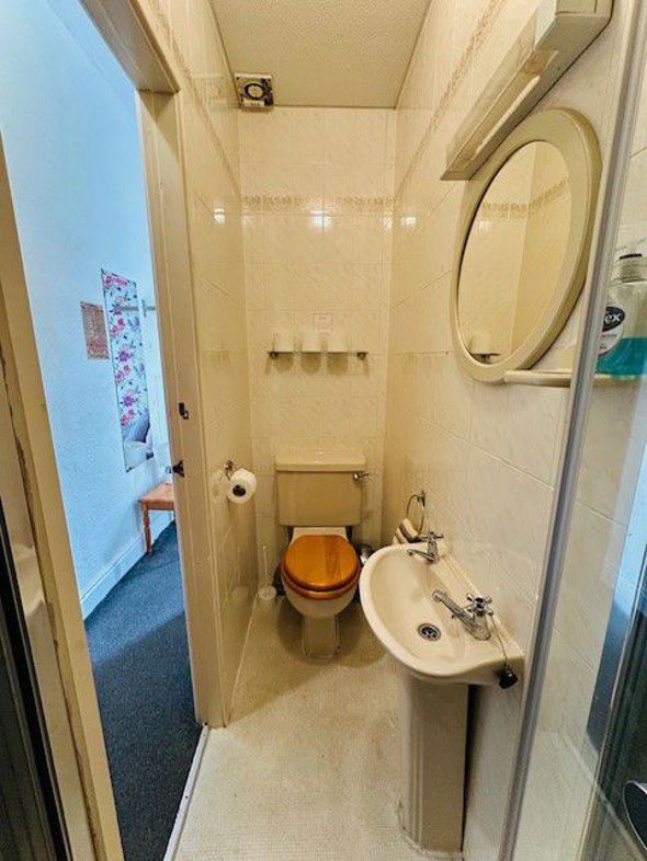 Pembroke Hotel, 17, Blackpool, Lancashire, FY1 1RN