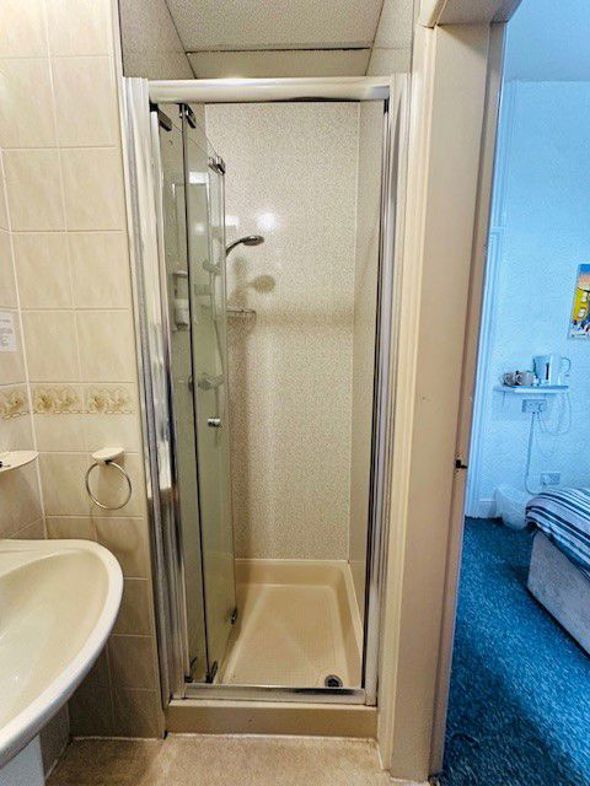 Pembroke Hotel, 17, Blackpool, Lancashire, FY1 1RN