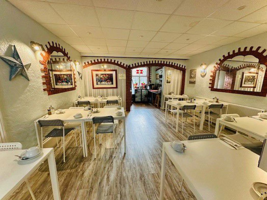 Pembroke Hotel, 17, Blackpool, Lancashire, FY1 1RN