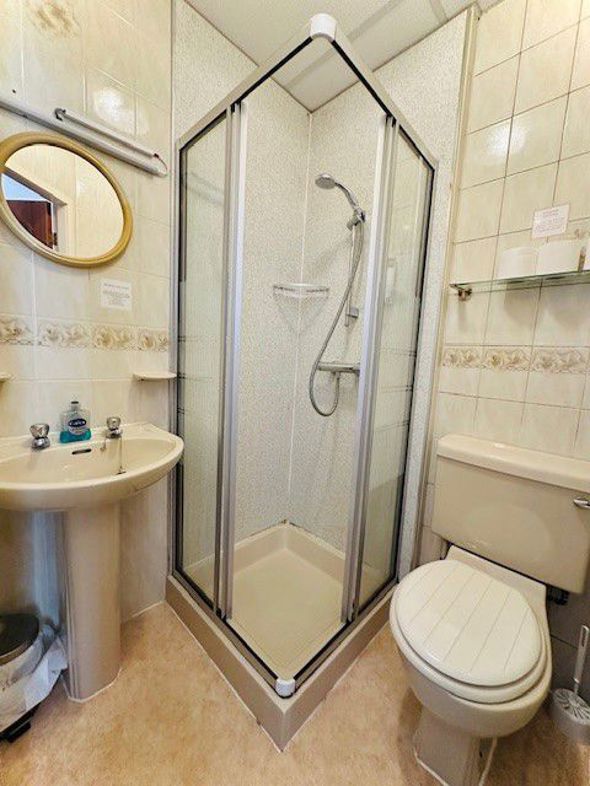 Pembroke Hotel, 17, Blackpool, Lancashire, FY1 1RN