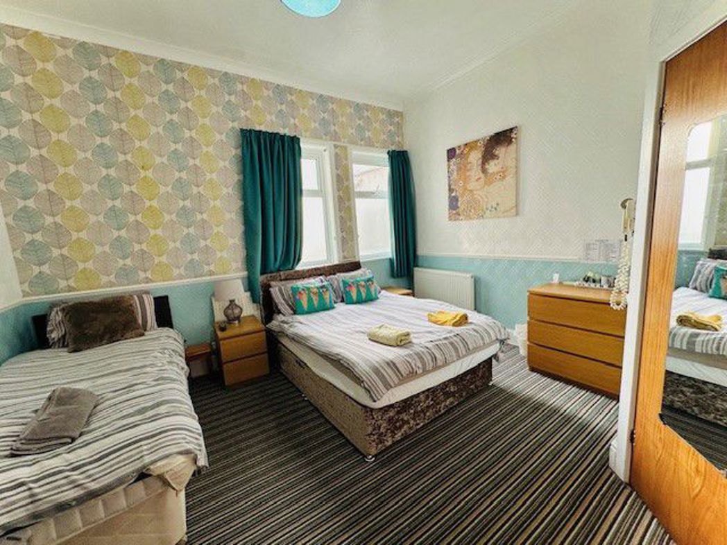 Pembroke Hotel, 17, Blackpool, Lancashire, FY1 1RN