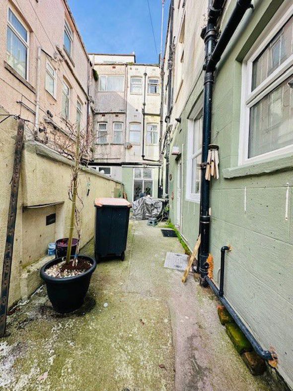 Pembroke Hotel, 17, Blackpool, Lancashire, FY1 1RN