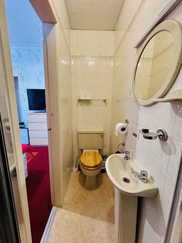 Pembroke Hotel, 17, Blackpool, Lancashire, FY1 1RN