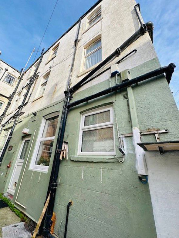 Pembroke Hotel, 17, Blackpool, Lancashire, FY1 1RN