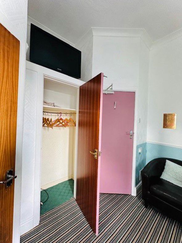 Pembroke Hotel, 17, Blackpool, Lancashire, FY1 1RN