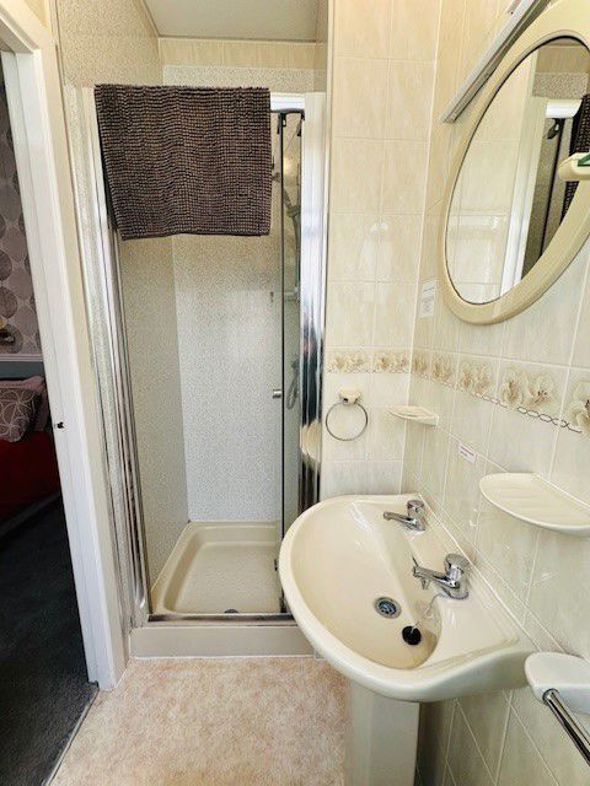 Pembroke Hotel, 17, Blackpool, Lancashire, FY1 1RN