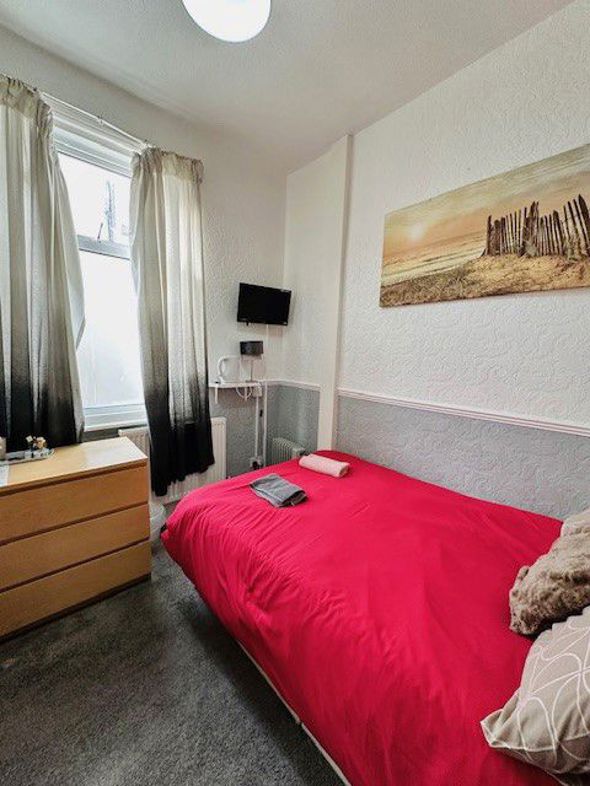 Pembroke Hotel, 17, Blackpool, Lancashire, FY1 1RN