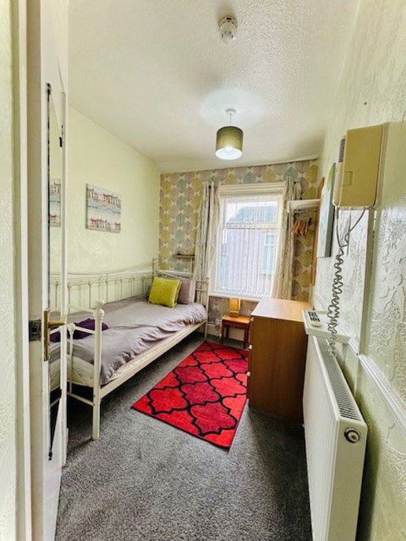 Pembroke Hotel, 17, Blackpool, Lancashire, FY1 1RN