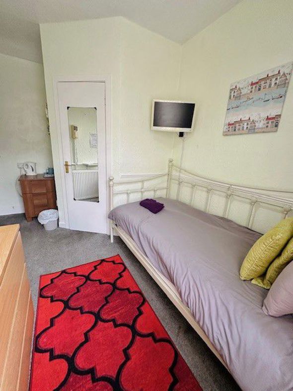 Pembroke Hotel, 17, Blackpool, Lancashire, FY1 1RN