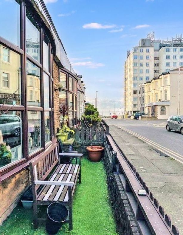 Pembroke Hotel, 17, Blackpool, Lancashire, FY1 1RN