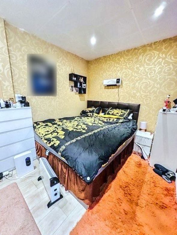 Pembroke Hotel, 17, Blackpool, Lancashire, FY1 1RN