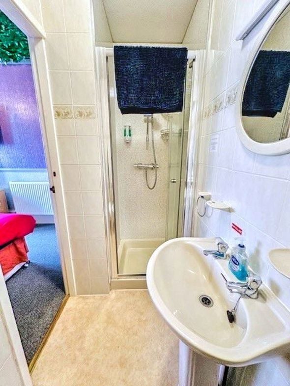 Pembroke Hotel, 17, Blackpool, Lancashire, FY1 1RN