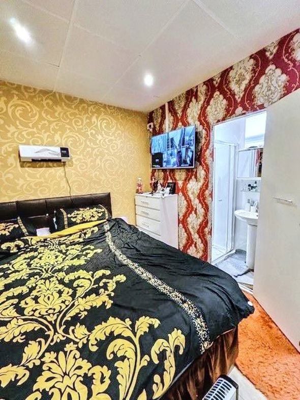 Pembroke Hotel, 17, Blackpool, Lancashire, FY1 1RN