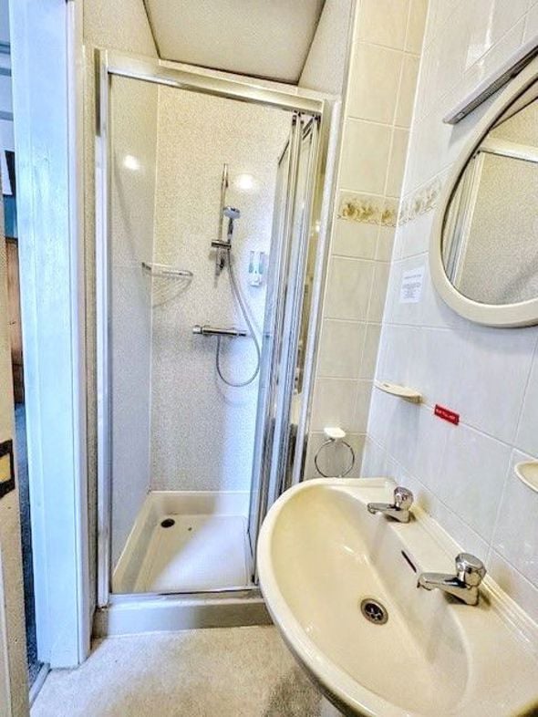 Pembroke Hotel, 17, Blackpool, Lancashire, FY1 1RN