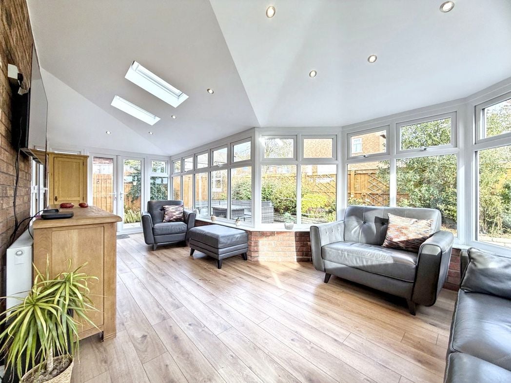 Property image 11 of 28