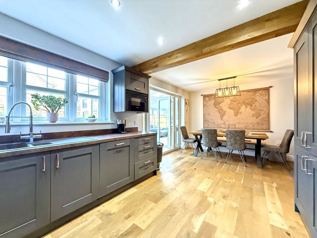 Property image 15 of 28
