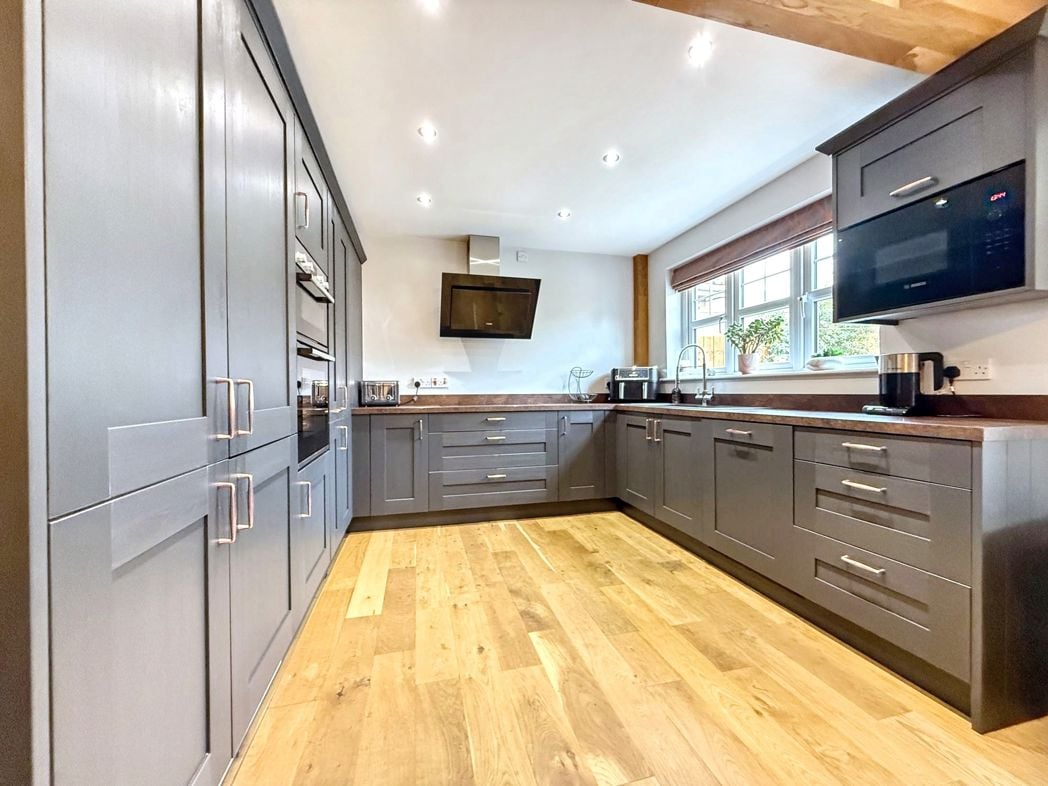 Property image 8 of 28