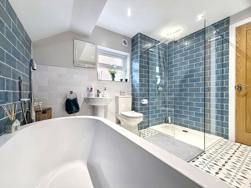 Property image 23 of 28