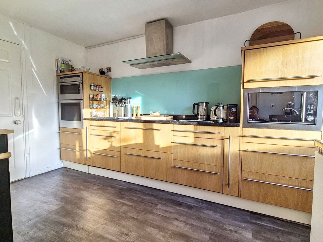 Property image 7 of 18