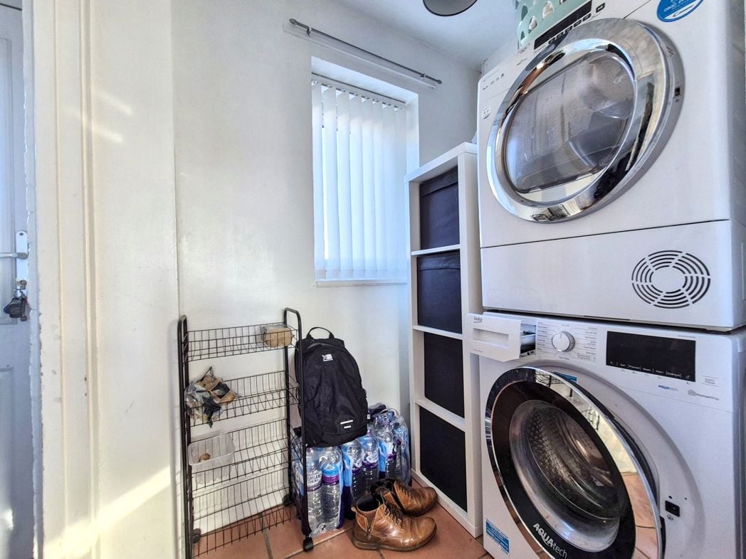 Property image 11 of 18