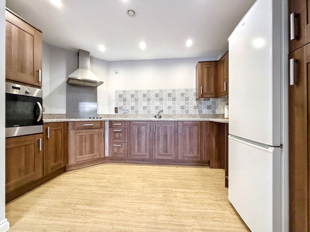 Property image 3 of 23