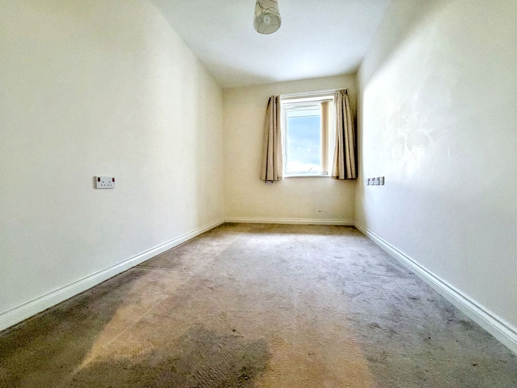 Property image 10 of 23