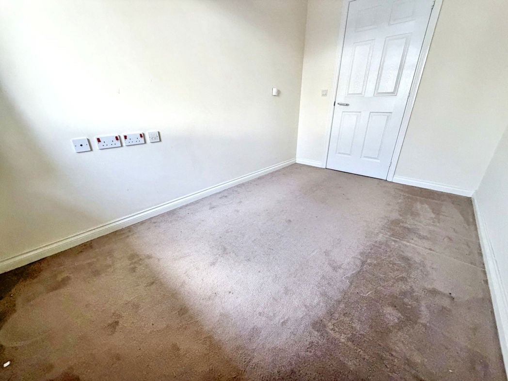 Property image 11 of 23