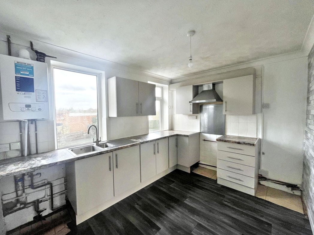 Property image 3 of 12