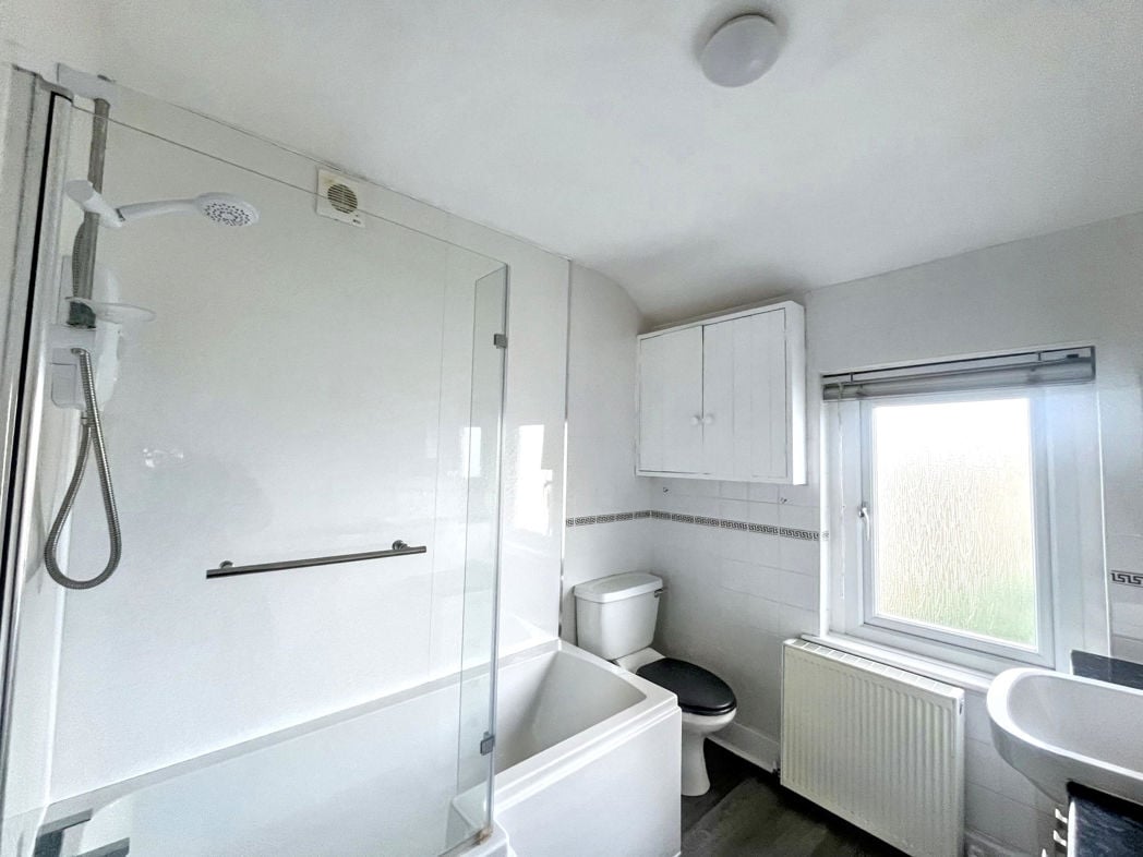 Property image 8 of 12
