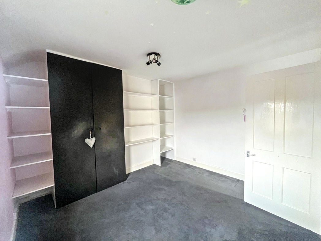 Property image 6 of 12