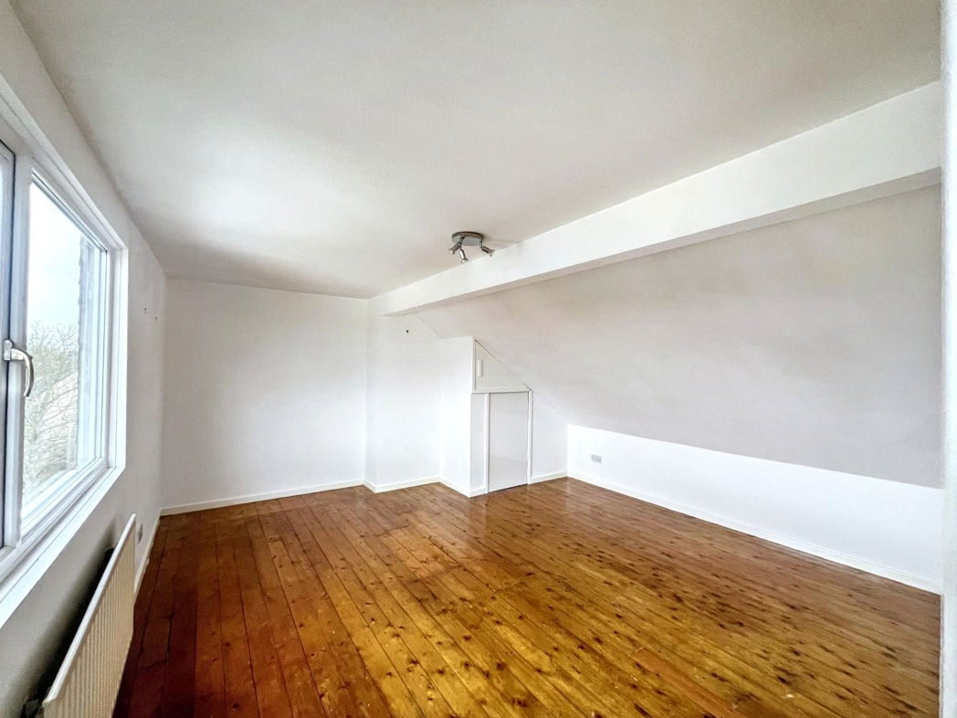 Property image 5 of 12