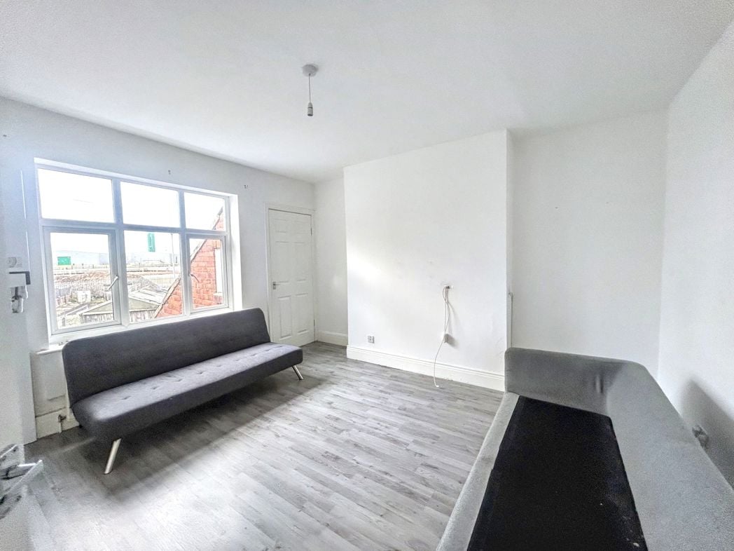 Property image 2 of 9