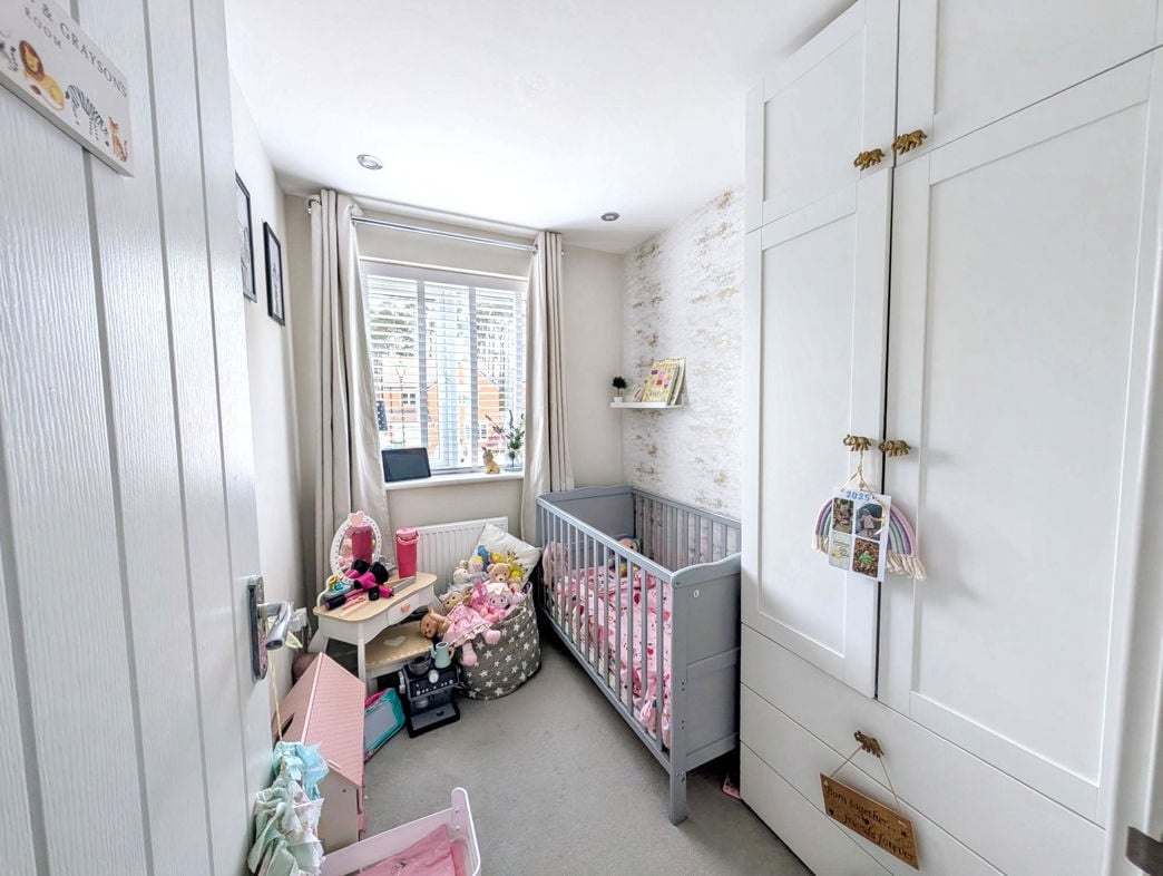Property image 11 of 13