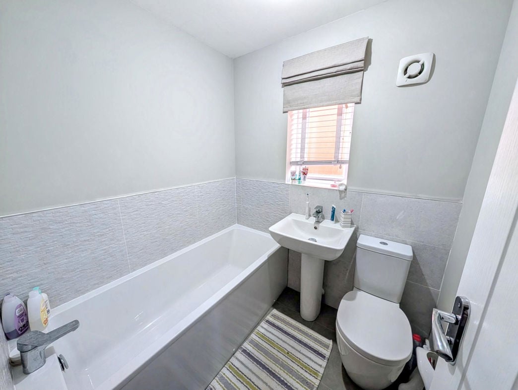 Property image 10 of 13
