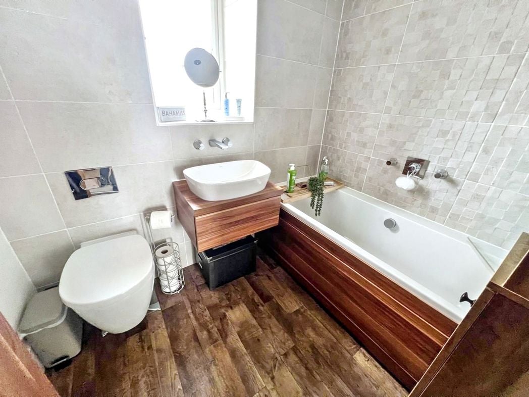 Property image 10 of 13