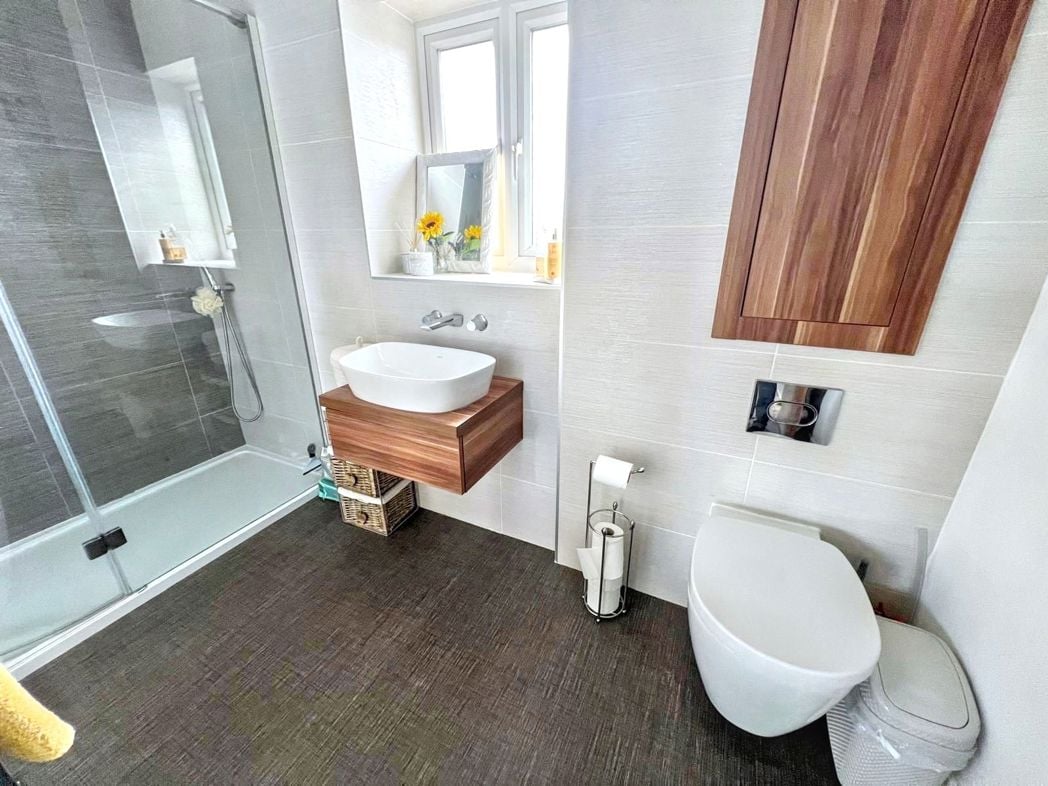 Property image 9 of 13