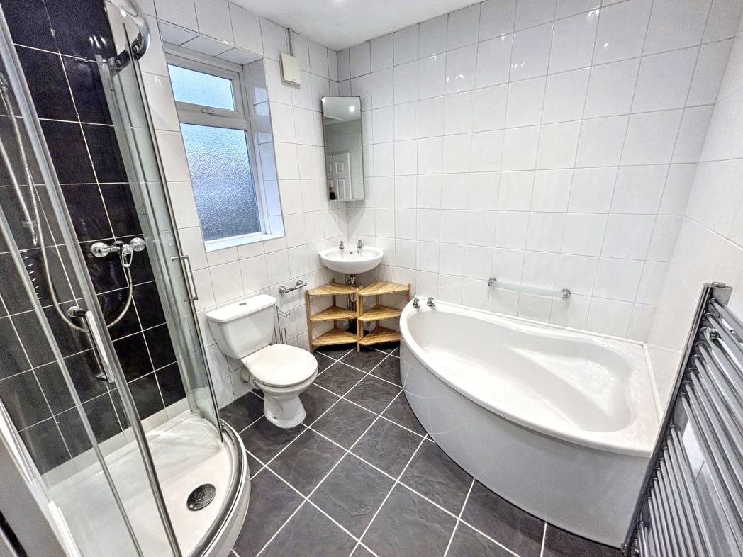 Property image 11 of 13